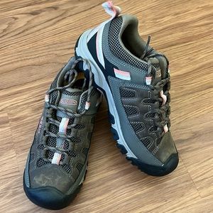 Keen women’s hiking shoes